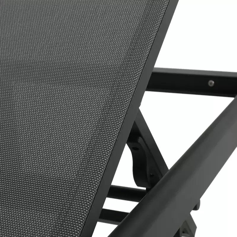 Ensemble de 2 chaises longues d'extérieur modernes Okak avec table d'appoint, chaises de patio avec cadre en aluminium antirouille pour bord de piscine, jardin, arrière-cour